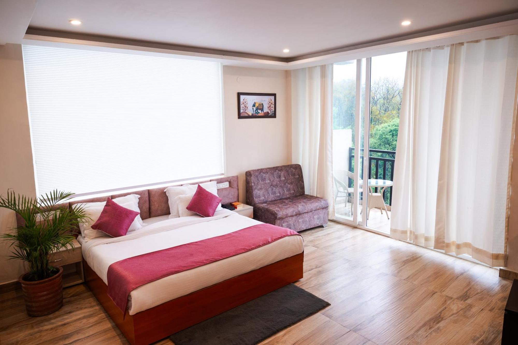 Hotel Sagar Residency - Best Mountain View Hotel In Palampur Bagian luar foto